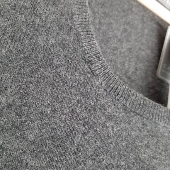 InCASHMERE 100% Cashmere Scoop Neck Sweater Grey Sz M - Picture 5 of 10